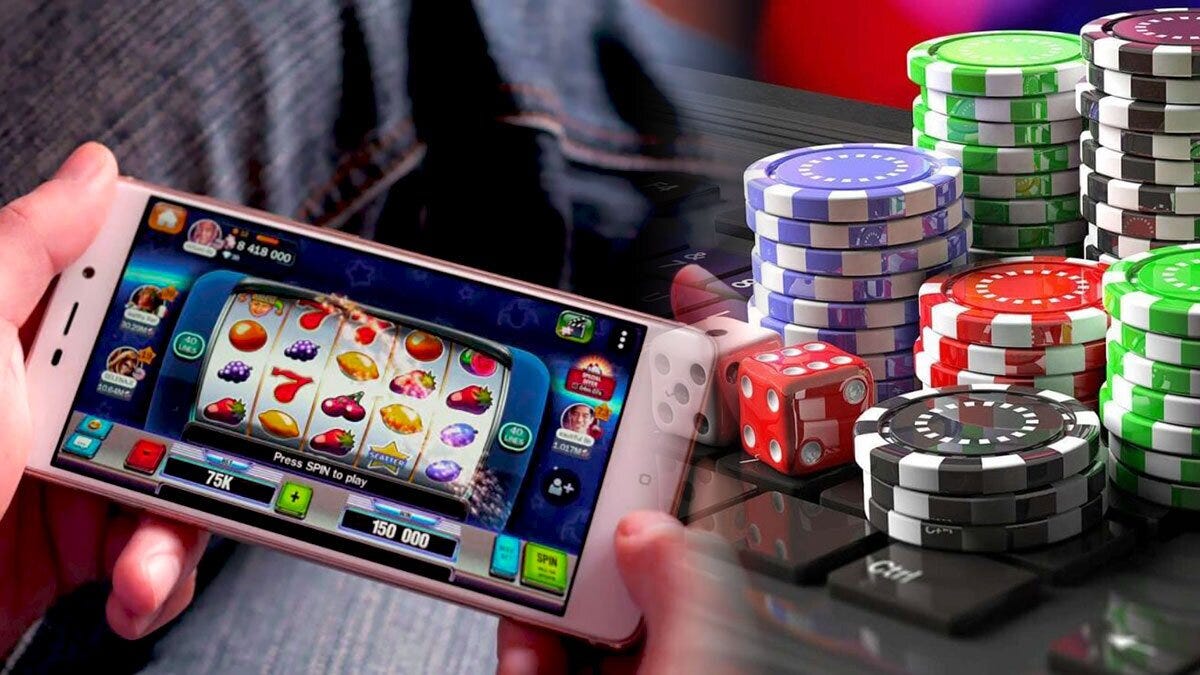 Do casino reviews consider the mobile compatibility of online casinos?